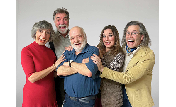 Photo de la troupe, de gauche à droite : Chantal Pinard, Pierre Chainey, Benoit Melançon, Nancy Robillard et Frédéric Nadeau. (Photo : courtoisie, Chantal Lacoste)
