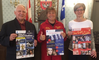 Serge Poulin, directeur des loisir, la Lieutenant de vaisseau Michèle Tremblay et la régisseuse culturelle Sophie Martel.