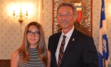 Charlotte Thomas et le maire de Chambly Denis Lavoie