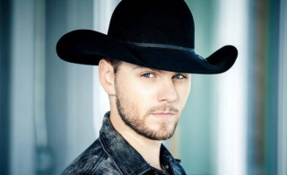 Brett Kissel à l’International de montgolfières de Saint-Jean-sur-Richelieu ce dimanche