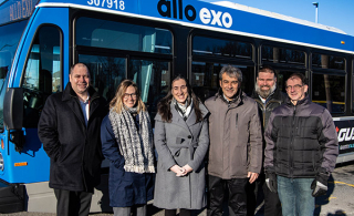 Jim Colonel-Bertrand (directeur principal exploitation autobus pour Exo), Caroline Gagnon (mairesse de Marieville), Alexandra Labbé (mairesse de Chambly), Patrick Marquès (maire de Carignan), Michel Leboeuf (directeur division de Chambly pour Transdev) et Jacques Darche (conseiller municipal de la Ville de Richelieu)