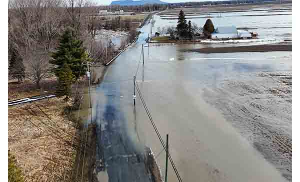 Inondation : Une portion du chemin Salaberry est ferm&eacute;e &agrave; la circulation &agrave; Carignan