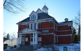 Hôtel de Ville de Chambly (Photo: Mathieu Tye)