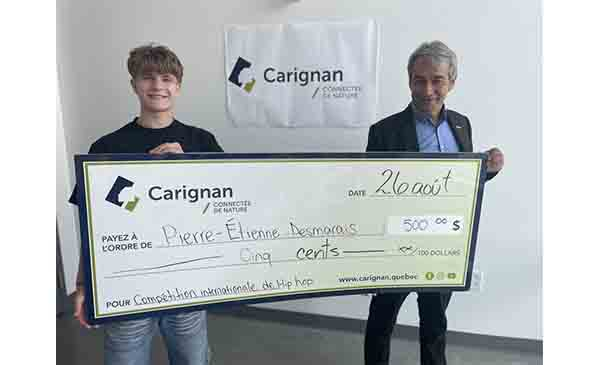 La Ville de Carignan remet une aide financière à Pierre-Étienne Desmarais