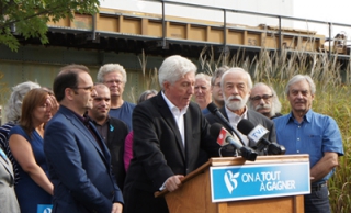 Gilles Duceppe dans le comté pour parler de transport ferroviaire