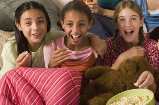 Une soirée pyjama, cinéma et pizza pour les enfants !