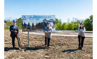 Stéphane Bérard, conseiller municipal et membre du comité des loisirs; Jacques Ladouceur, Maire de Richelieu; Tania Ann Blanchette,conseillère municipale et membre du comité des loisirs (Photo: courtoisie, Ville de Richelieu)