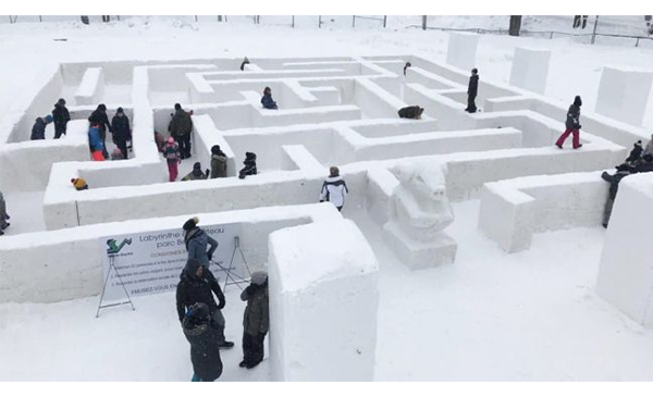 Le labyrinthe de neige situé au parc des îles à Carignan (Photo: courtoisie de la Ville de Carignan)