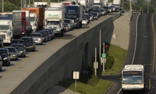 Transport en commun sur l’autoroute 10 : la voie réservée jusqu’à Chambly