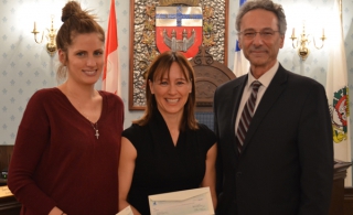 Remise de deux bourses d’excellence à Lyne Couture et Catherine Chagnon-Beaulieu