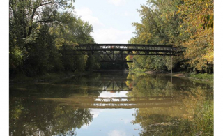 Pont de la piste cyclable situé au parc Desautels (Photo: courtoisie, Ville de Carignan)