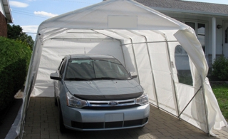 Installation d’un abri d’auto temporaire pour l’hiver